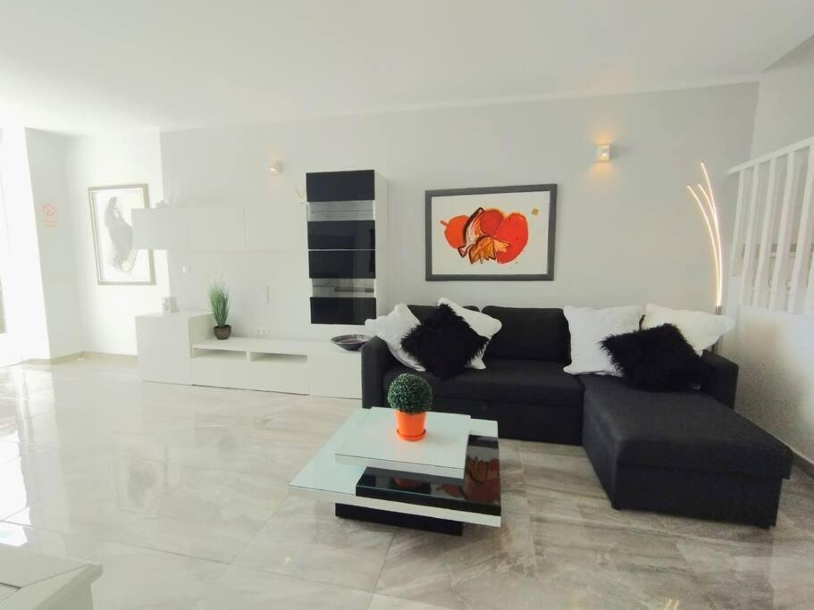 Beautiful 3 Bedroom Townhouse In Urb. Tropicana, Nerja Exterior foto